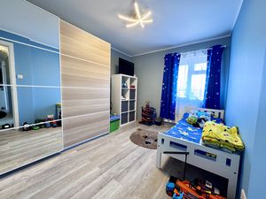 Photo 6- click for photo gallery